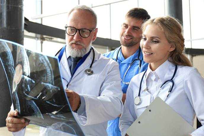 Medical research jobs - an expert group studying CT images