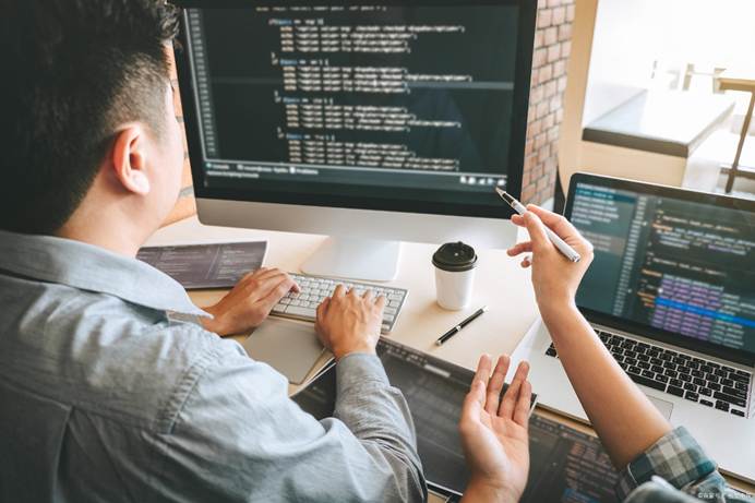 Algorithm Engineer Recruitment-Two algorithm engineers are testing new ideas