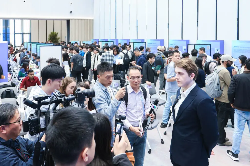 Flutter Developer Jobs & Career Guide: 2025 Guangdong-Hong Kong-Macao Greater Bay Area (Shenzhen Qianhai) Talent Fair 2 Guangdong Hong Kong Macao Greater Bay Area (Shenzhen Qianhai) International Talent Recruitment Fair 2025- On site shooting - Lutter Development Engineer