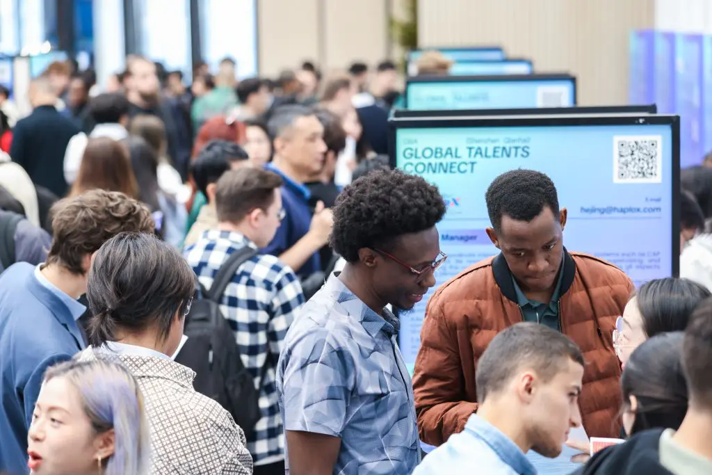 Flutter Developer Jobs & Career Guide: 2025 Guangdong-Hong Kong-Macao Greater Bay Area (Shenzhen Qianhai) Talent Fair 4 Guangdong Hong Kong Macao Greater Bay Area (Shenzhen Qianhai) International Talent Recruitment Fair 2025- On site shooting - Lutter Development Engineer