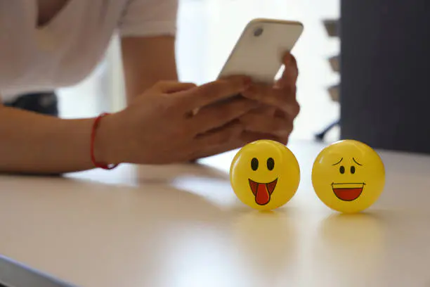 Understanding Chinese Workplace Emojis Fully Decoded for Foreign Expats 4 75