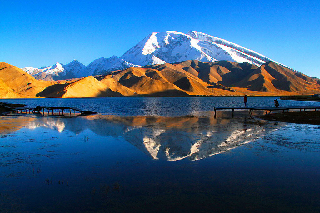 4. Xinjiang Lake Karakul.jpg