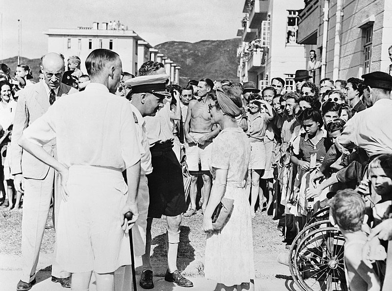 british-occupy-hong-kong-1945.jpg