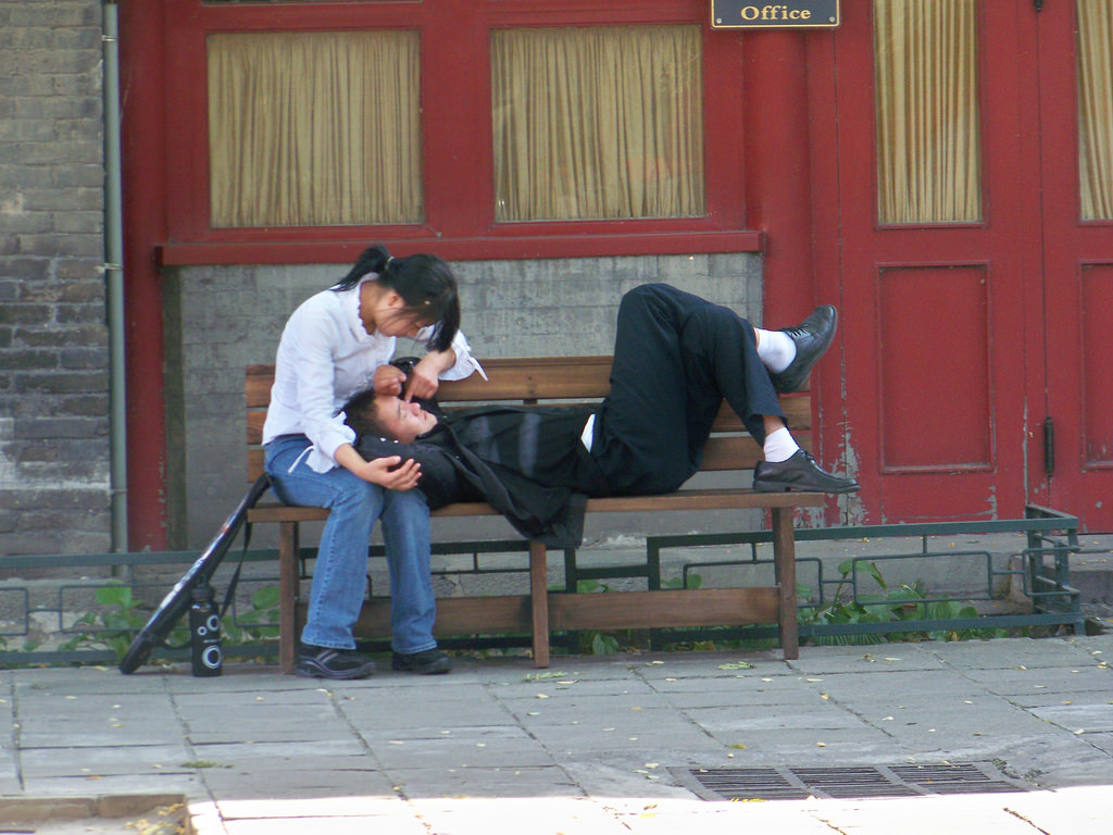 Subway Smooching: PDA in China hiredchina com